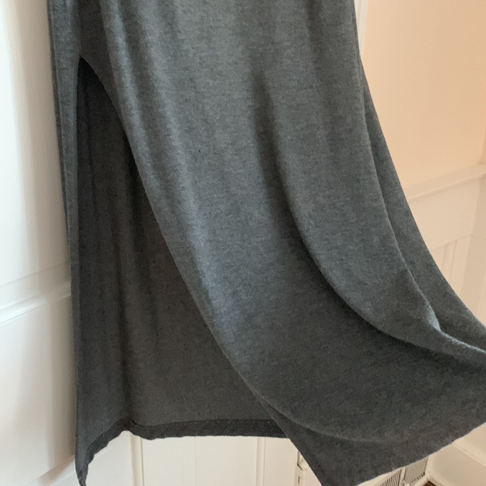 Deep side-slit skirt in ultra-fine jersey